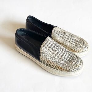 MCQ by AlExAnDeR McQuEeN dAzE StUdDeD AnImAl PrInT SliP 0n SnEaKeRs